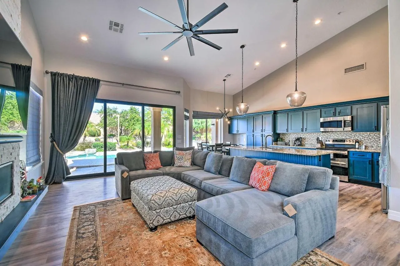 Scottsdale Golfers Getaway With Putting Green ABD