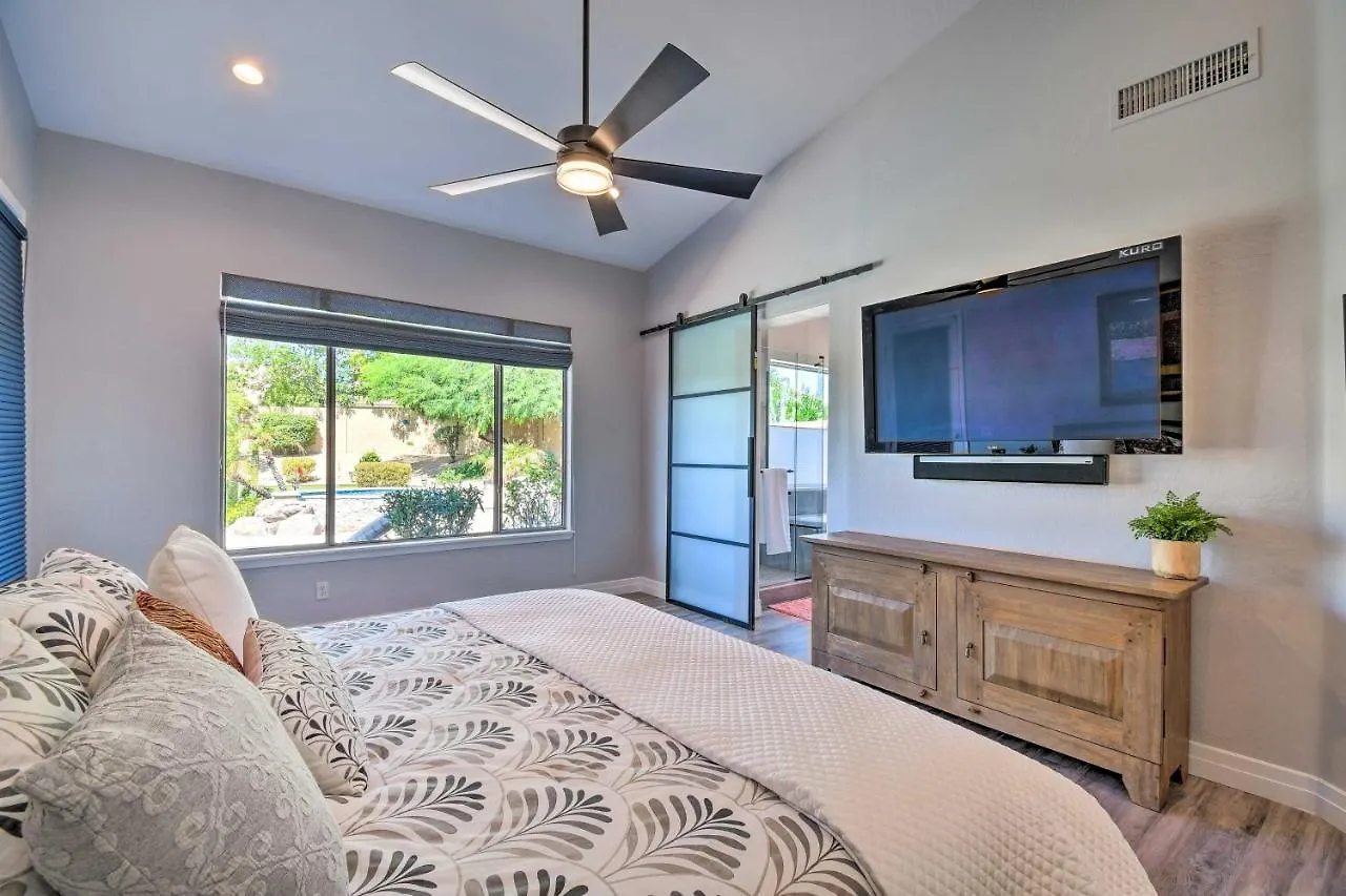 Scottsdale Golfers Getaway With Putting Green ABD
